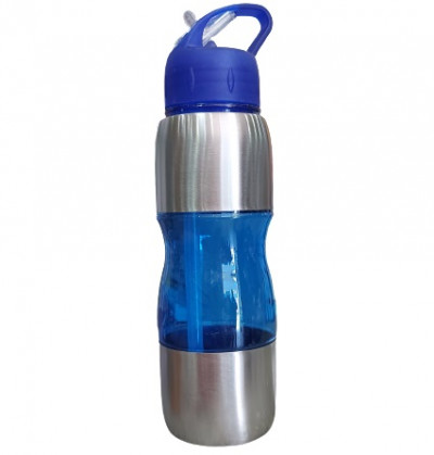 Botella con detalles metálicos