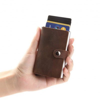 Tarjetero automático con funda de piel